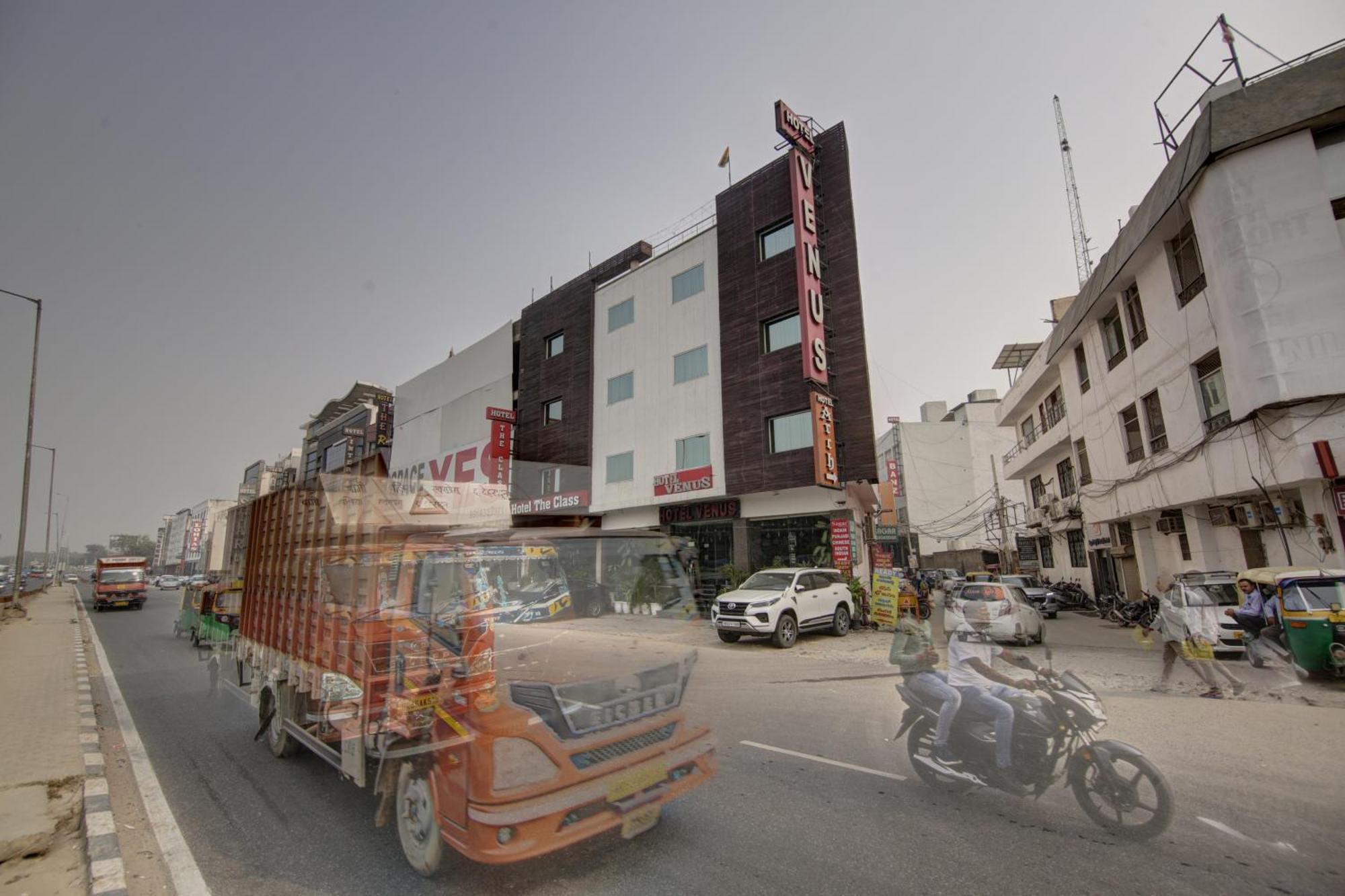 Hotel Venus Plaza New Delhi Exterior photo